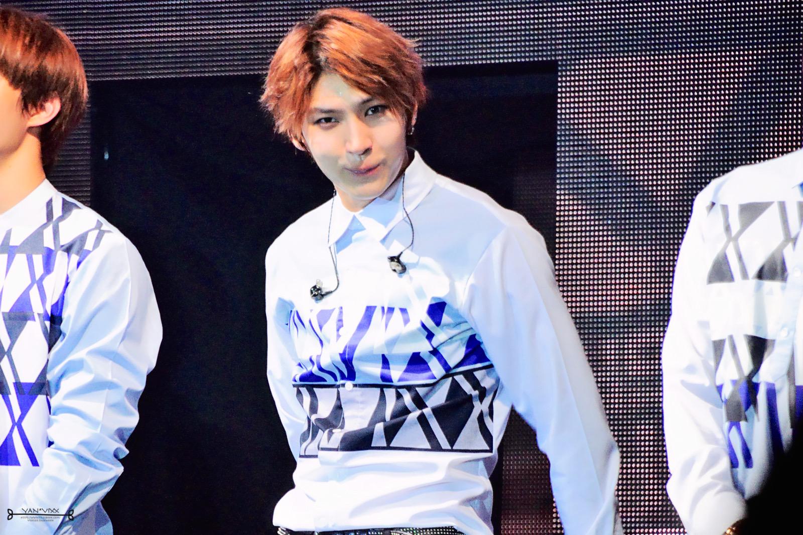 B7pMywlCMAA6-_K.jpg:large