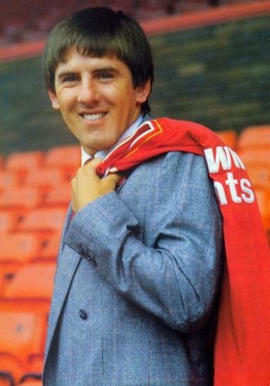 Happy 54th birthday legend, Peter Beardsley (1987-1991) . 