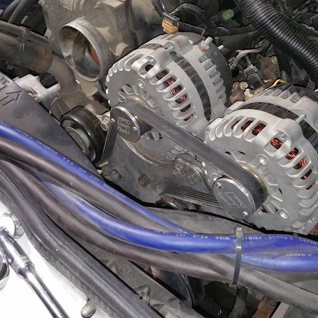 12voltronics's tweet photo. More Car Audio:Dual 300a alts #mechman rebuilt by #singeralternators #ohiogen #dualalt bracket @ragin_rhino @skat... http://t.co/FI4nnPl0TL