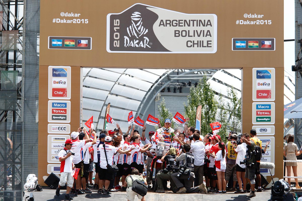Great moments yesterday on the #podium!
Grandes momentos ayer!
Grans moments ahir!
<a href="/dakar/">DAKAR RALLY</a> <a href="/RallyTeamHRC/">Monster Energy Honda HRC</a> <a href="/KH7_Sport/">KH7 Sport</a>