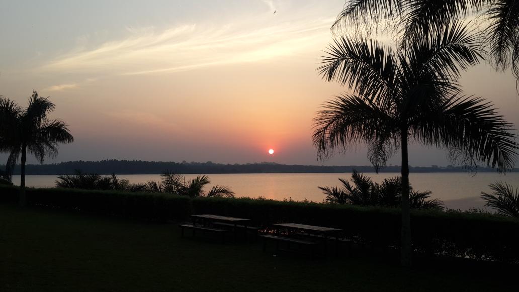 FootballUG's tweet photo. Dawn! “@Soloestee: Sunrise tings as viewed from Entebbe sailing club this morning. #beautifuluganda #Uganda  http://t.co/ZJaAGz8kmI”