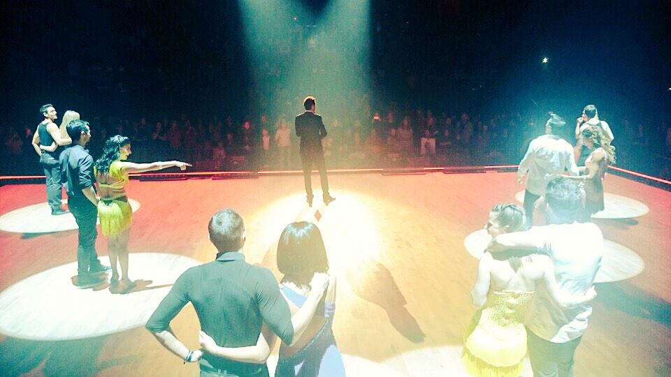 ceruttiofficiel's tweet photo. Retour de #Lille après un We de folie douce et intense les Lillois vous êtes formidables ! .@DALS_TF1 @Dalslatournee http://t.co/6F5az6QACt