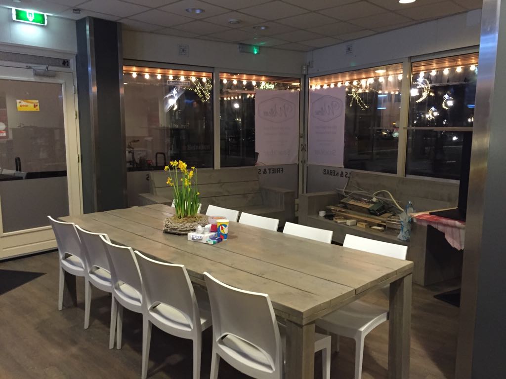 bijwillemheino's tweet photo. Gisteren flink bezig geweest met hulp van onze 'poetsploeg' en het begint een beetje vorm te krijgen. http://t.co/4PGmW5zcSM