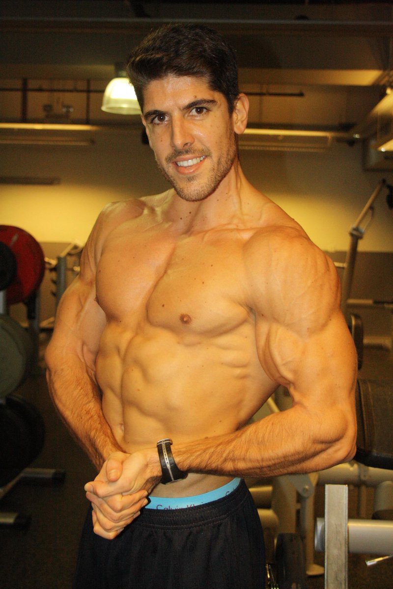 Liftitpt's tweet photo. Be committed and make your dreams come true. The best facilities and team of PTs at LSFM will make a difference. http://t.co/h23I3Utc1a