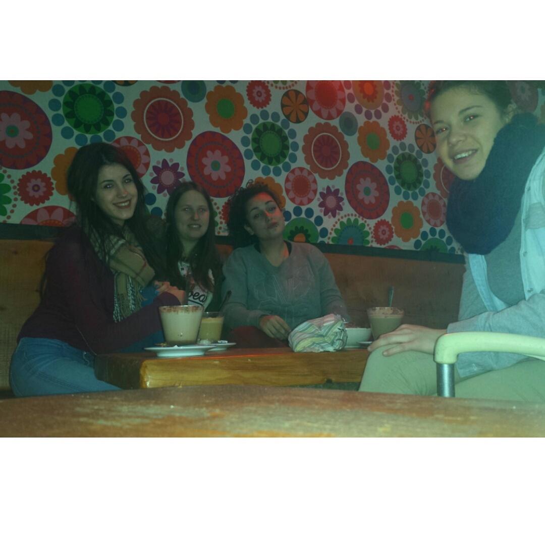 sandratutee's tweet photo. Pasando la tardesita 👯👯👯👯 http://t.co/RQ0WbQMp4E