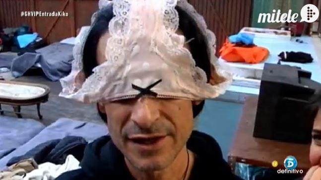 uGRenfurecida_'s tweet photo. - Hola Sandro Rey, ¿Cómo llevo los exámenes? #UGR
- Bendiciones... http://t.co/SbT8LDGVbr