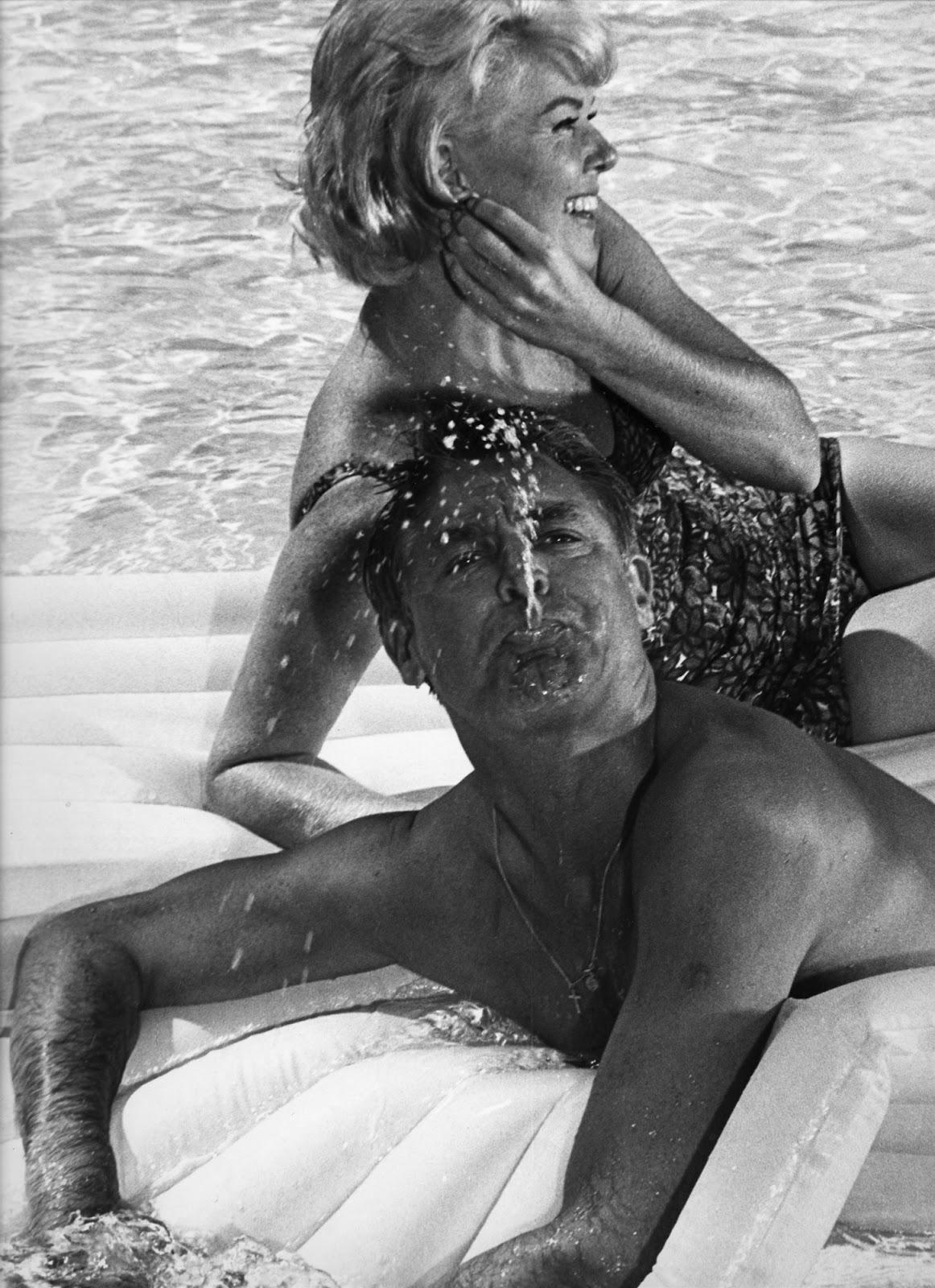 X 上的This Is Not Porn：「Doris Day and Cary Grant taking a break on the set of  That Touch of Mink. (photo Leo Fuchs) http:t.coL1XzChFO3Y」  X