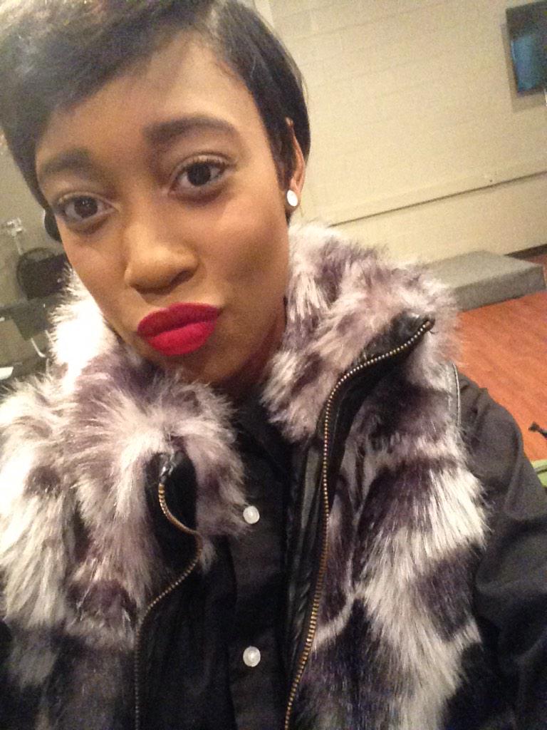 OliviaHayes_'s tweet photo. come to #STLRALLY to see Beyoncé sing live http://t.co/T21i5XBo0M