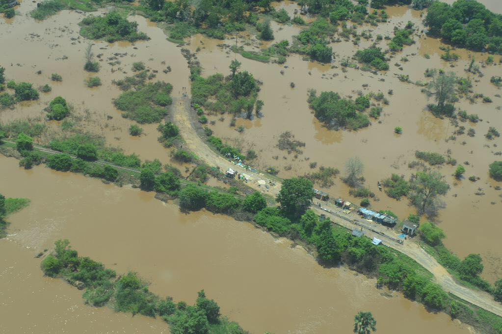 PhilipSmithFCDO's tweet image. UK funds ensuring that @MalawiUNICEF can provide clean water &amp;amp; sanitation for 20,000 displaced people #MalawiFloods