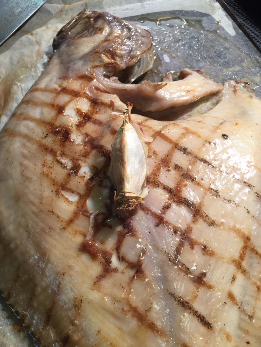 TSombardier's tweet photo. Turbot entier... Une spécialité du restaurant. Simple, efficace http://t.co/hIAfbjyGao