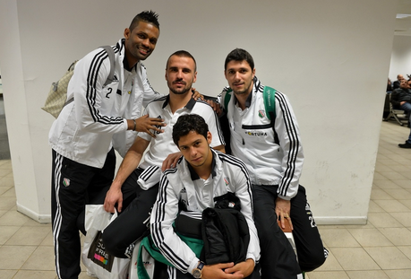 BartekFatyga's tweet photo. To zdjęcie jest świetne! Haha. @LegiaWarszawa http://t.co/uiQUMOF7Hh
