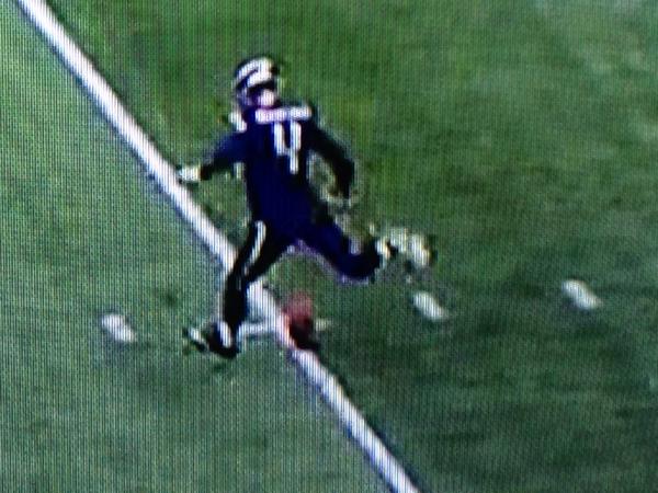 owraff's tweet image. Kicker was offsides on the on side kick during Seahawks Packers game. #NFLPlayoffs #flaghim #anotherbreak