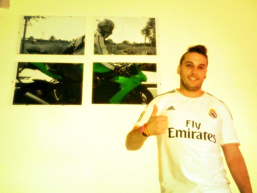 ¿Quién necesita una TV en la habitación pudiendo poner a mi piloto favorito y verlo según me levante? #MeEncanta_S!😊