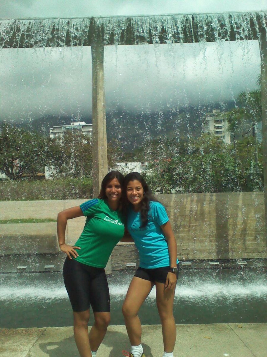 saairam's tweet photo. Con mi Liebre consentida!!! un gran apoyo del grupo @AmarilloRunners chicas que corren junta, corren mejor http://t.co/SUdRZgz4zw