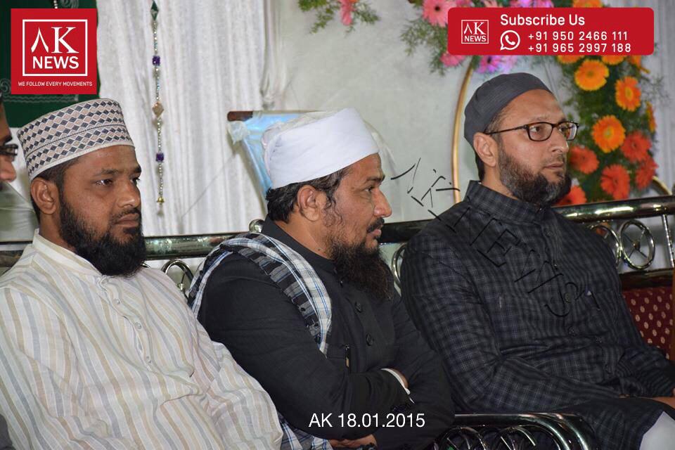aknewshyd's tweet photo. #AIMIM_President_Br #Asaduddin #Owaisi #Adressed a jalsa #Rehmat_Ul_Almee at #GandhiNagar
http://t.co/TdUVUMLVaD HYD http://t.co/WsmcYbEiPr