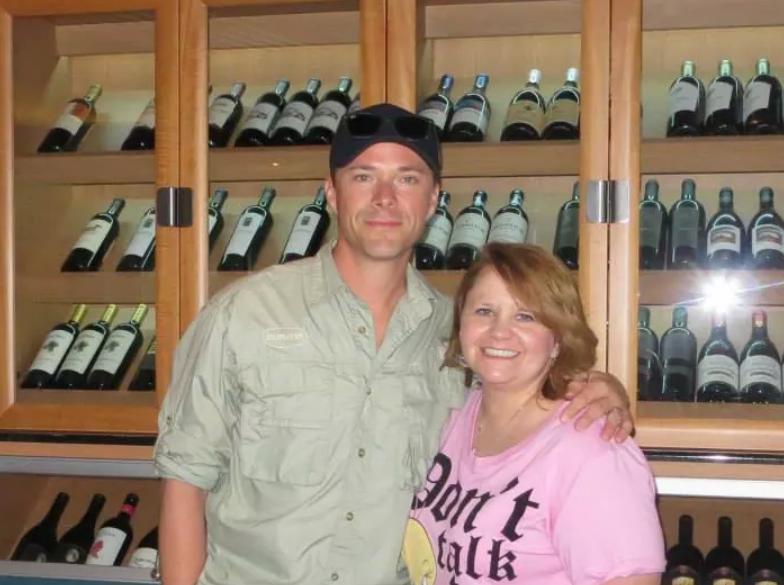 AngPenn's tweet photo. @bryan_white and me, taken on the 2014 Country Music Cruise. Wish I was there this year!! :( http://t.co/AOKsumdThl