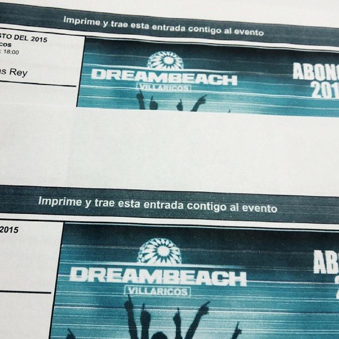lgtt___'s tweet photo. Muriendo de amoooooooor colectivamente con mis niñaaaaaaas, nos vamos sisisisisis 💃💃💃😍😘👏💃#DreamBeach15 http://t.co/cykrjp8E8E