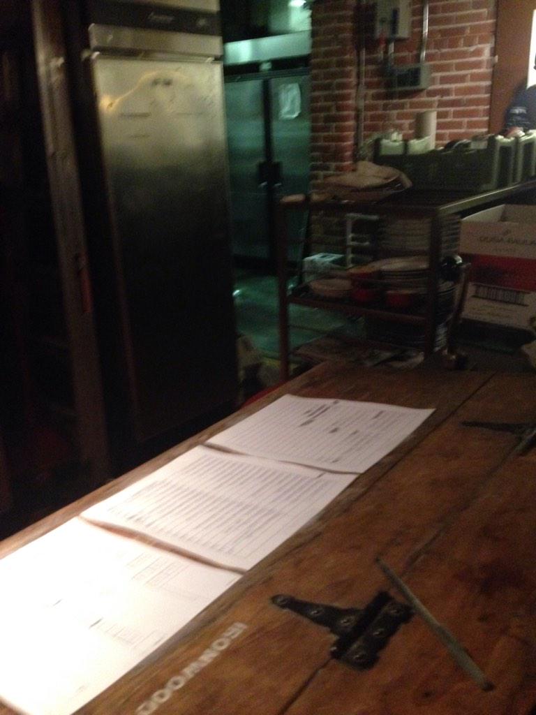 thelittlenoise's tweet image. Walk in to @IronwoodStage.....all dirty dishes &amp;amp; garbage. Staff too busy to greet guests. #Disapointed #expectedmore