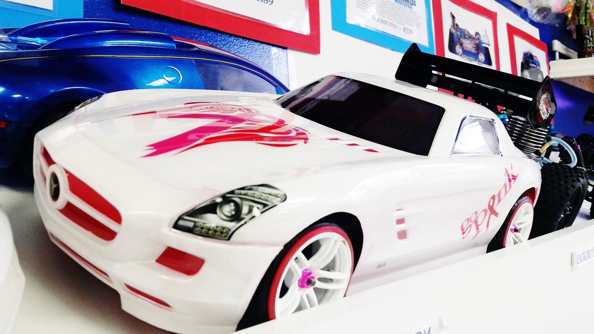 ShowDreamCar's tweet photo. Custom White, Red 's Pink #Mercedes #RCShell at Amazing RC S http://t.co/c4wHxFj04o http://t.co/ldzL5xv9Ty @vignesh00005822 @ritvarsBnB !
