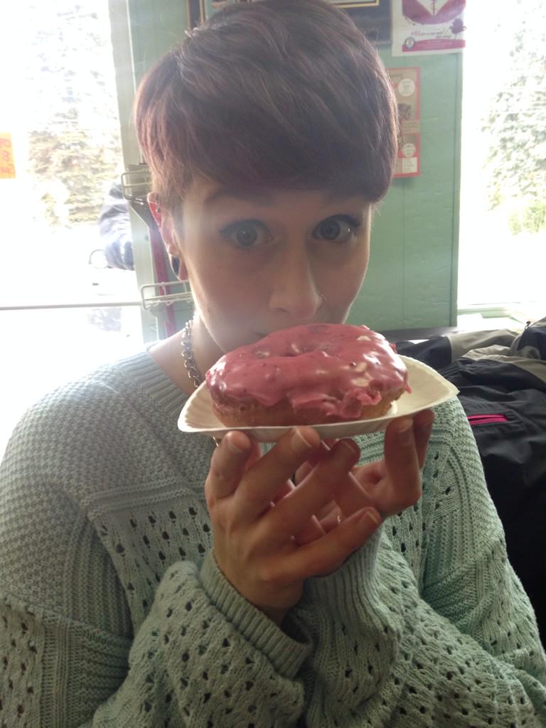 DataChildMusic's tweet image. Vegan cranberry donut.. Can't go wrong!