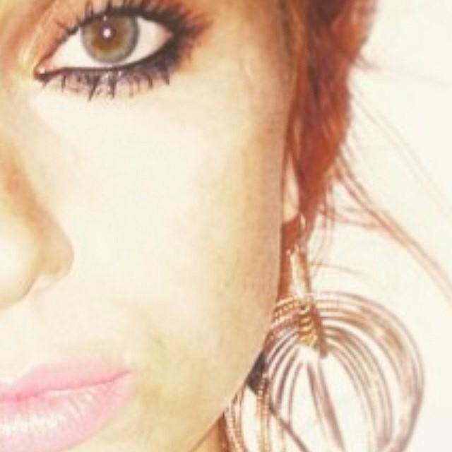 jjroxmusic's tweet image. J U S T  G O T T A  F A C E  I T

#SelectModels #photography #Makeup #Singer #eyes #lips #Fashion #FashionBlog