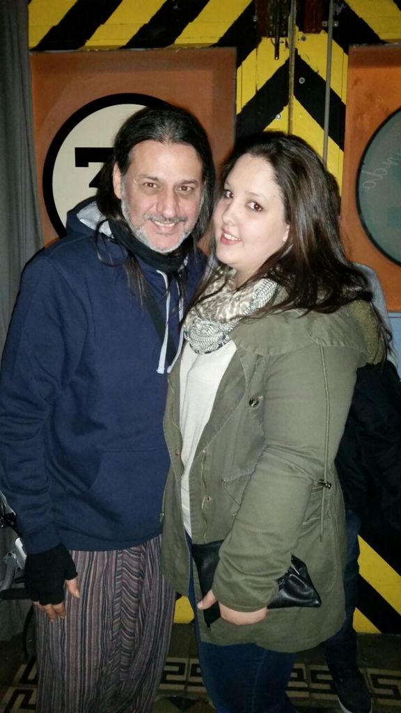 MoniUsero's tweet photo. Con @DioniMartin en un concierto benéfico. Gracias por tu amabilidad. Gran noche :) También increibles @Loskomekome http://t.co/Cb5HIJ8Cmb