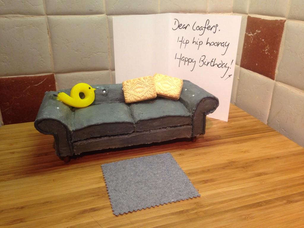 Melissajwalker's tweet photo. An enjoyable day spent recreating the lovely Loaf Chester sofa in sponge! #happybirthday #bakeittowinit #chestersofa http://t.co/XkML3zHDej
