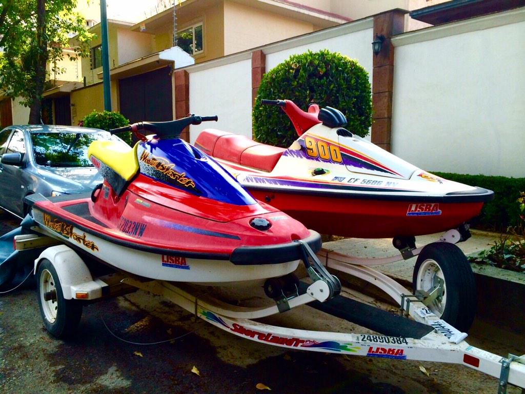 nikcastro17's tweet photo. Vendo jetskis Yamaha 500 cm3, Y un tigger shrk900 cm3 año 1995 con remolque 96 incluido. Todo por 95,000 pesos MX http://t.co/kGOynOGVFk