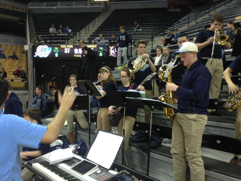 ToltonAthletics's tweet image. Tolton Catholic band playing at halftime where UR Blazers lead Class 5 Vianney 37-24 in a commanding 1st half!