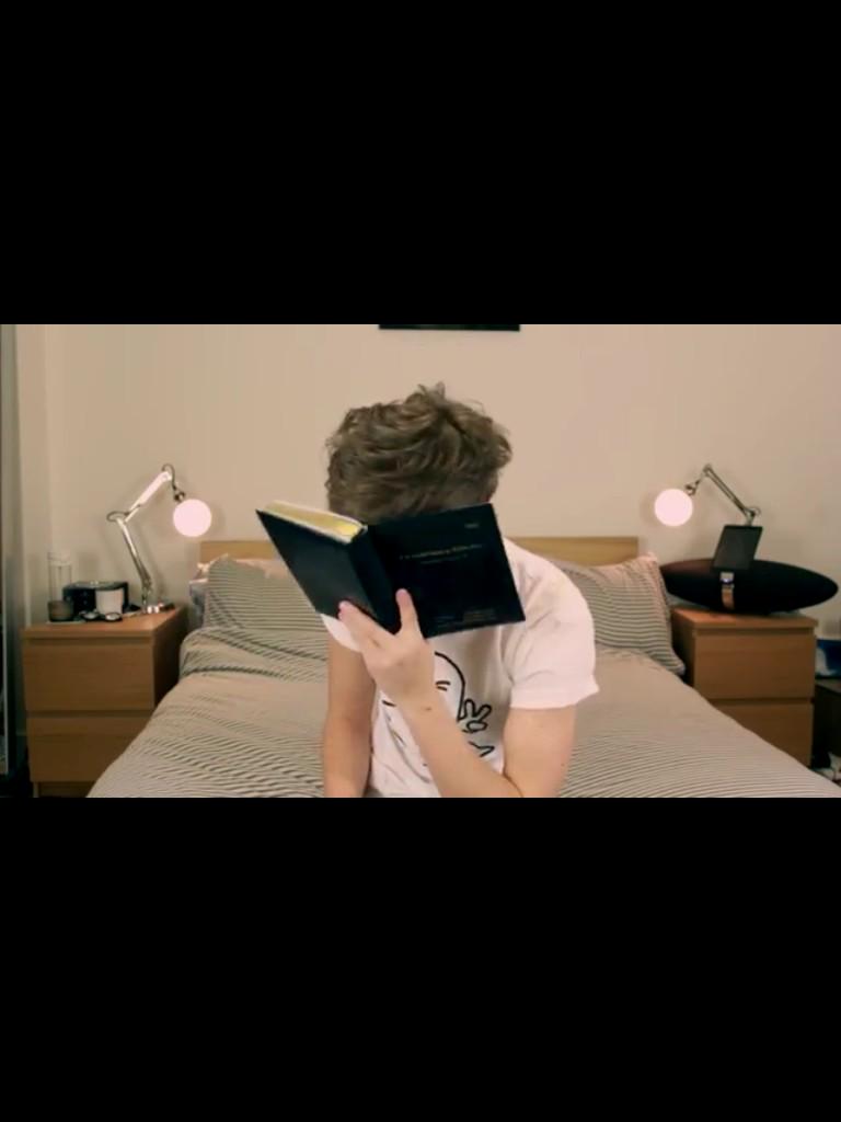 Erind789's tweet photo. My reaction to @Joe_Sugg new video 😂😂 everyone should go and watch it http://t.co/Kz8ZGQaQK4 #SUGGSUNDAY http://t.co/kph5CGFv8Z