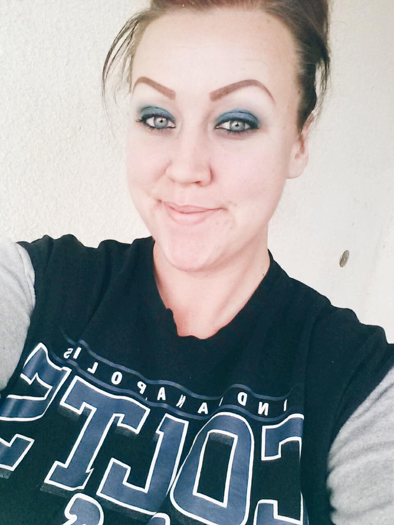 BryantJennjuneb's tweet photo. Time to #represent #Colts #ColtsNation #ColtsPride #coltsstrong #coltsselfie #INDvsNE #coltsrollcall #BleedBlue #cali http://t.co/QDX48E6Nl3