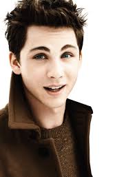 Essa coisinha linda tá de aniversário!!!!!!
Happy Birthday Logan Lerman From Brazil 
