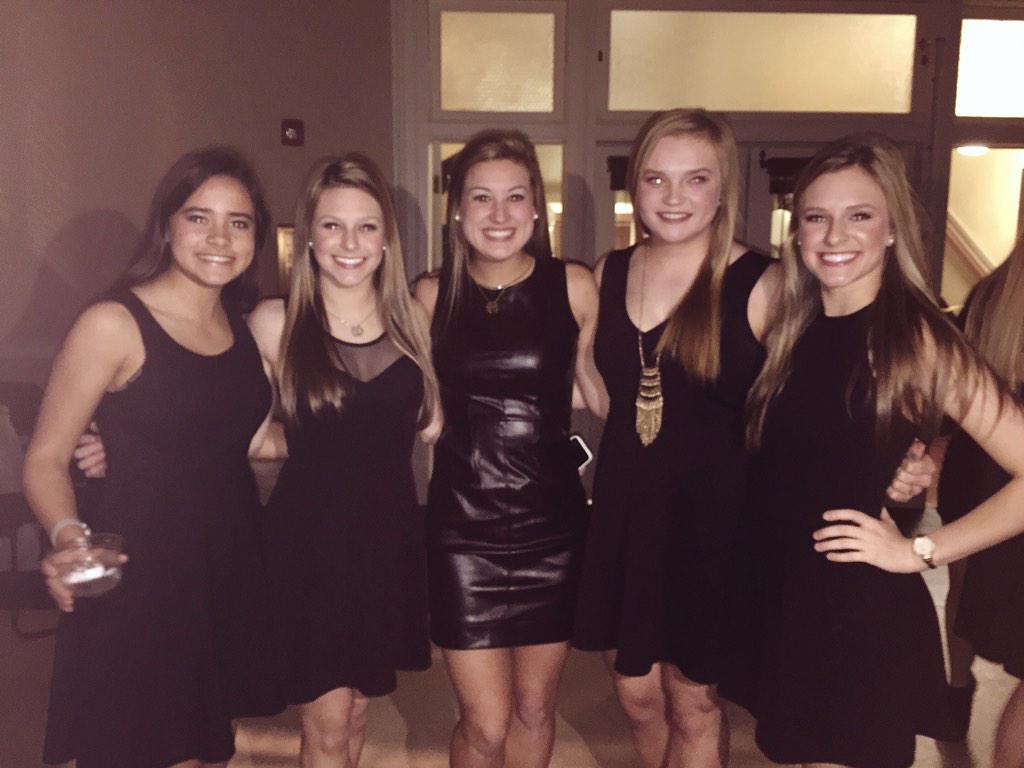 savanahmac2's tweet photo. Sadah fam #STSDB @andreapalmers @jamie_hanzo @emily_malter @MacalusoSarah http://t.co/D2HZEr01Cq