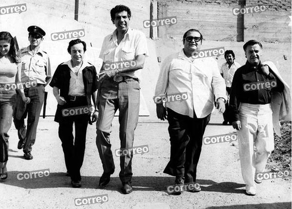 Que hermoso recuerdo!
<a href="/jirafalesruben/">Ruben Aguirre</a> 
<a href="/varedg/">Edgar Vivar</a>