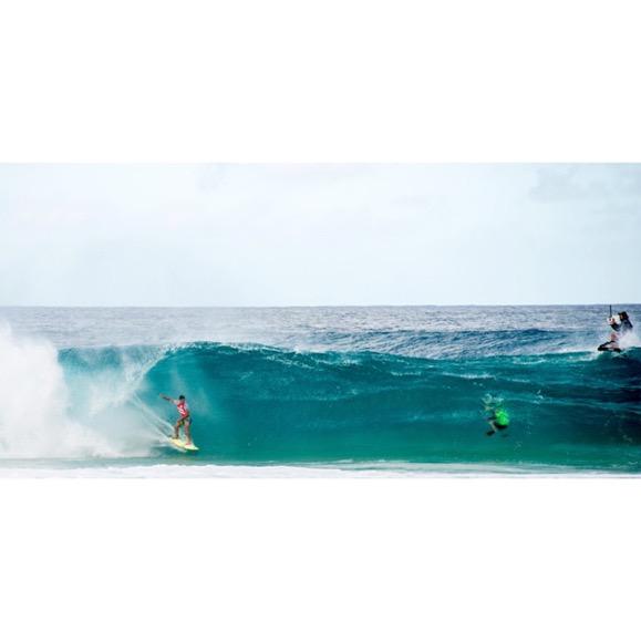 surfvisuals's tweet image. Full speed at pipe 📷 @avalanchevocals • #PipelineMasters (#Oahu, #Hawaii) #avalanchevocals •