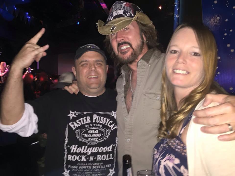 mhurley28's tweet photo. @ronkeel thanks for taking a pic with us last night! http://t.co/SfHwyyZMgh