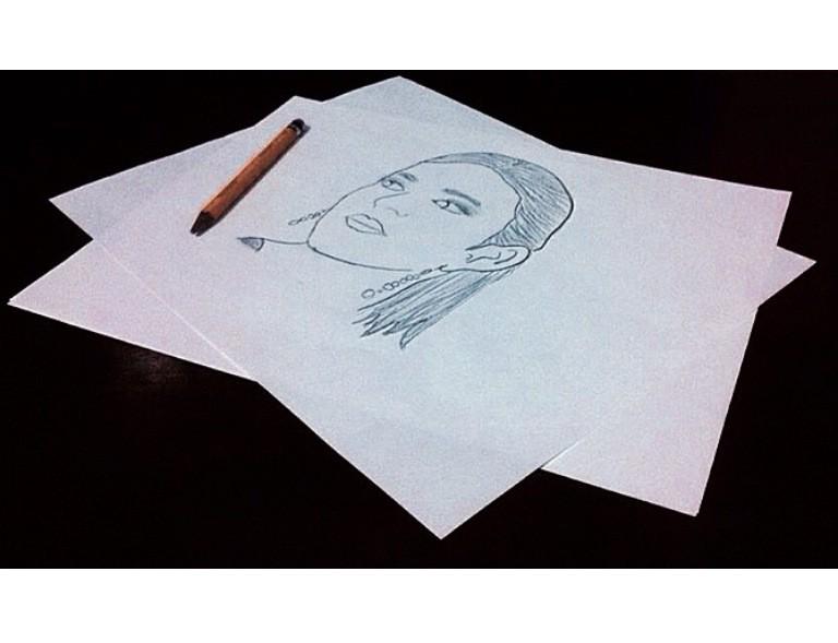 sofespfansmx's tweet image. Dibujando a alguien @sofespinosac