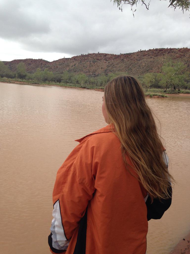 csummers101's tweet photo. When it rains in the desert #AliceSprings #middleofnowhere #australia http://t.co/U8o6quhpia