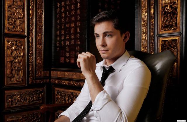 Menino lindo esse menino logan viu Happy Birthday Logan Lerman From Brazil 