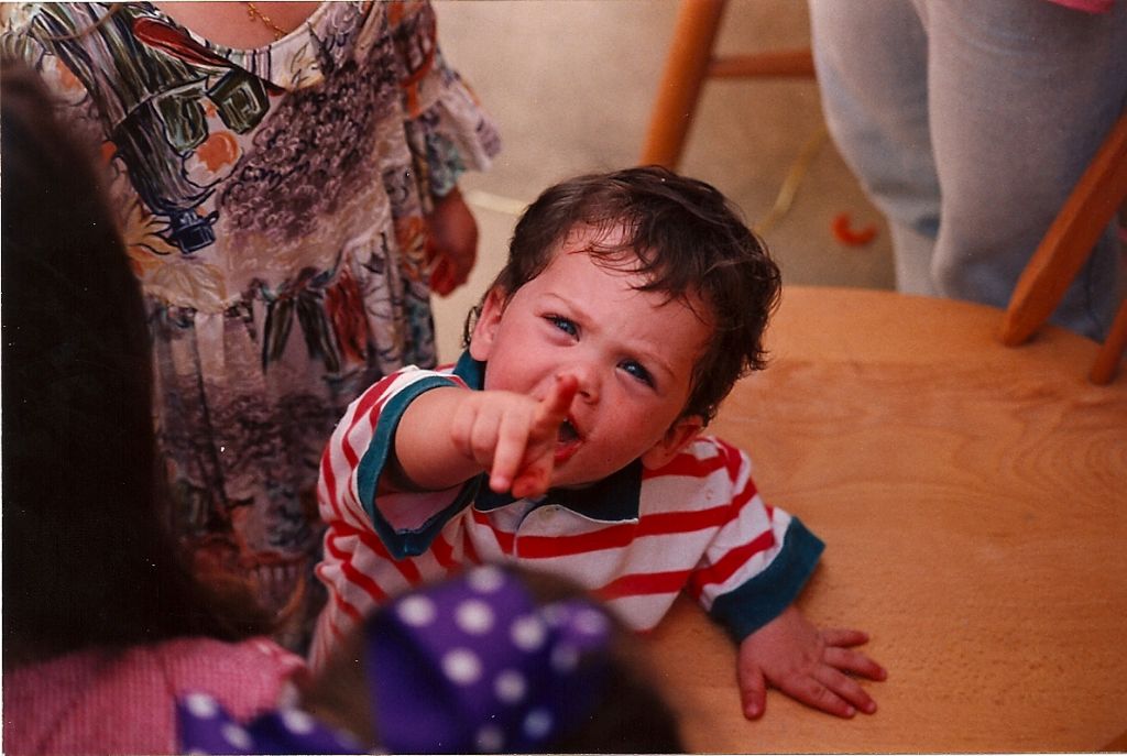 PRIMEIRA FOTO DO LOGAN COM 23 ANOS Happy Birthday Logan Lerman From Brazil 