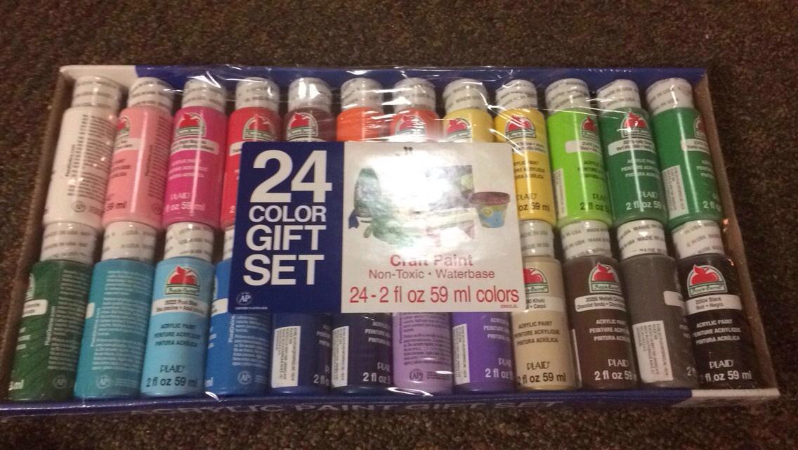 lexieezell's tweet photo. bought this for $10 and it's the most exciting thing that's happened all semester๐ #craftingaddiction http://t.co/o934qxJfkC