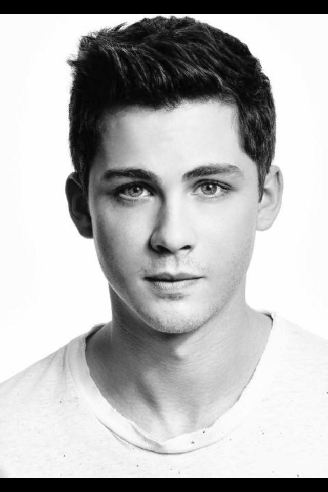 OLHA ESSE HOMES JESUS Happy Birthday Logan Lerman From Brazil 