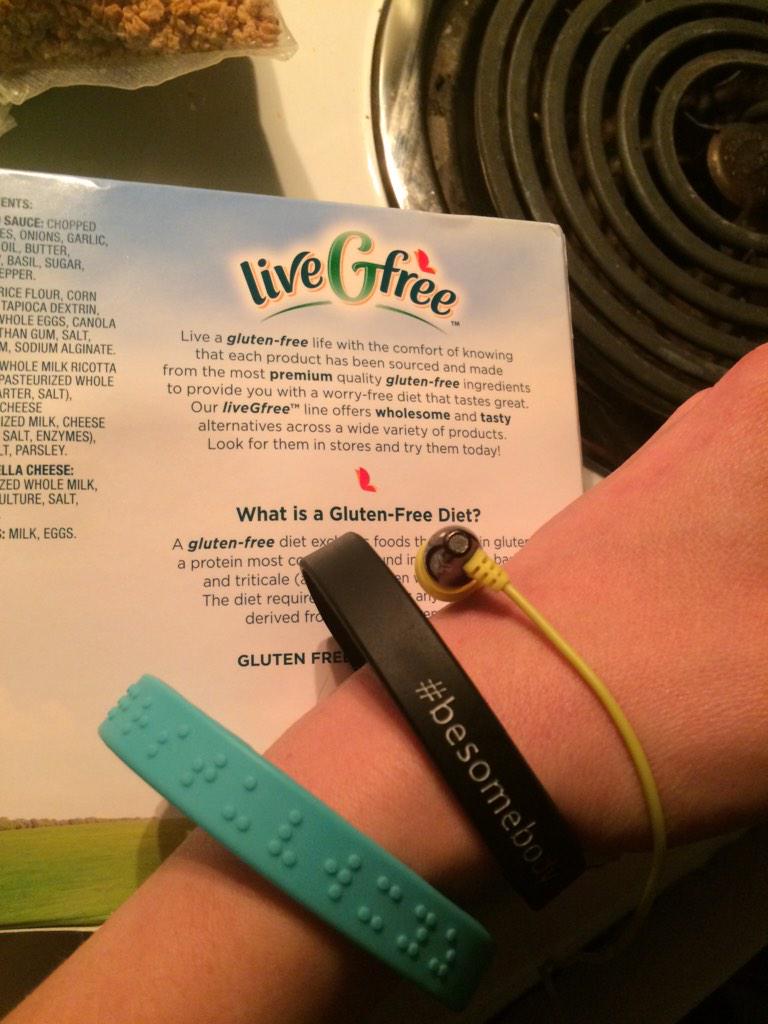 Unuhinuii's tweet photo. can i eat this? #foodallergy #glutenfree #blindissues #hungry #besomebody @besomebodyblog @BeSpecular #blindawareness http://t.co/SQLrhu5xG5