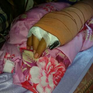 JakCikampek's tweet photo. Subhannallah Yoga :'((((((( #PrayForYoga http://t.co/m0CRtHOTan