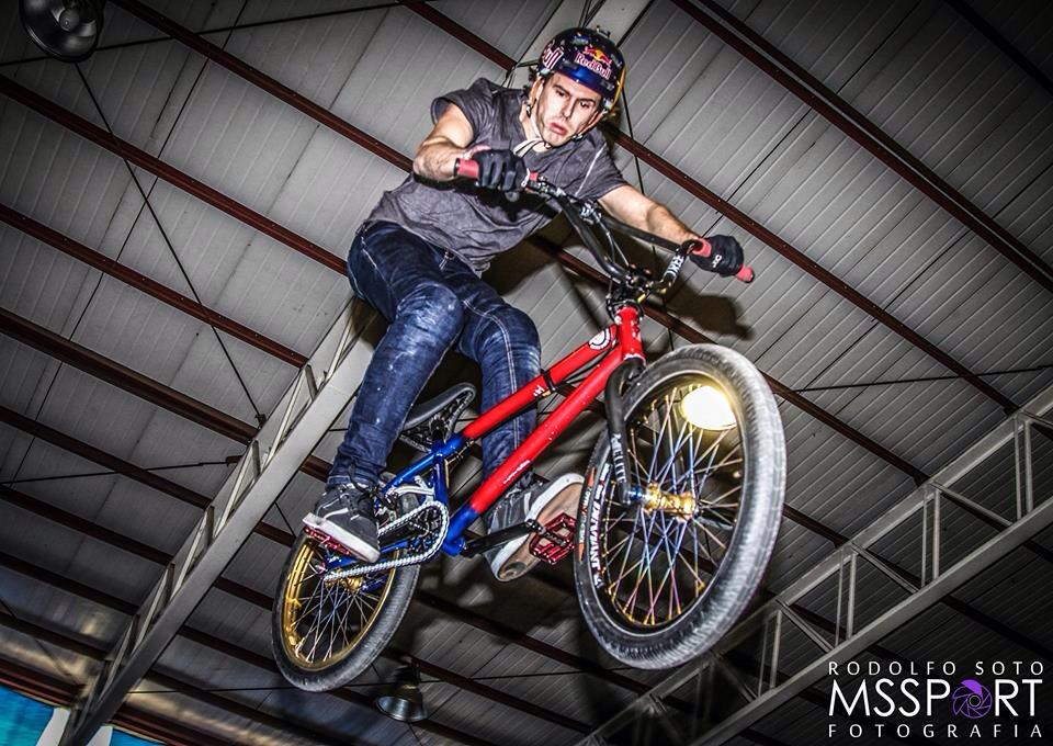 sotofotoschile's tweet photo. @Danieldhers en el #AustralBmxContest en Punta Arenas, Chile. #bmx #AustralBmxContest #puq #geopark http://t.co/TfcxORbv7F