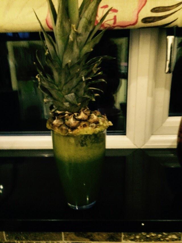 Stelc81's tweet photo. Pineapple sunshine have a sunny Monday #inside&out #fightFreeRadicals #cureCold #pineapple #spinach #carrots #lemon http://t.co/jxH0l7Evpr