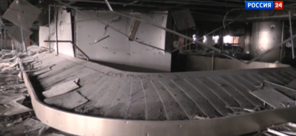 JulianRoepcke's tweet photo. Lots of new #footage by Russia-24 from inside #Terminal_1 at #Donetsk #airport.
Russian forces hold 90% of it imo... http://t.co/b9wPNtwjDA