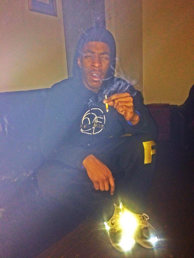 JuggDaTalk___'s tweet photo. I'm Sitting In Da Clouds #Everything4Phil #Whiteboy4WhiteBoy #RollUp4RollUp 🙏👼💪 http://t.co/hVvP5TNAQy