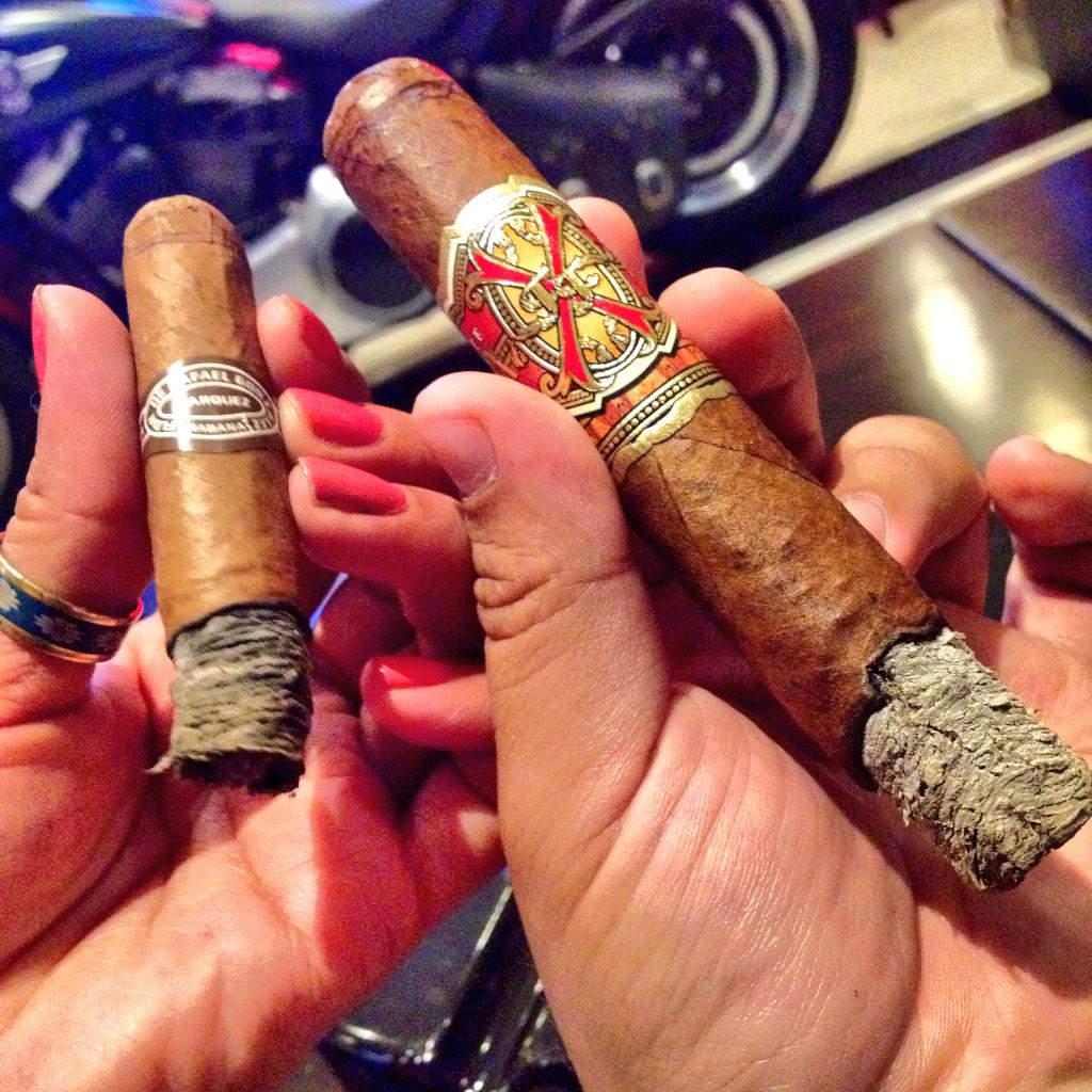 ArmandoDsantos's tweet photo. La flor De Rafael Márquez y Opus X @AFuenteCigars http://t.co/V2OOGa4u2w