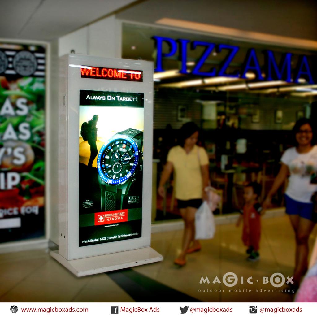 MagicBoxAds's tweet image. #WatchStudio @thewatchstudio at @MKGLaPiazza #watch #scrollingdisplay #media #iklan #magicboxads #creative #uniq